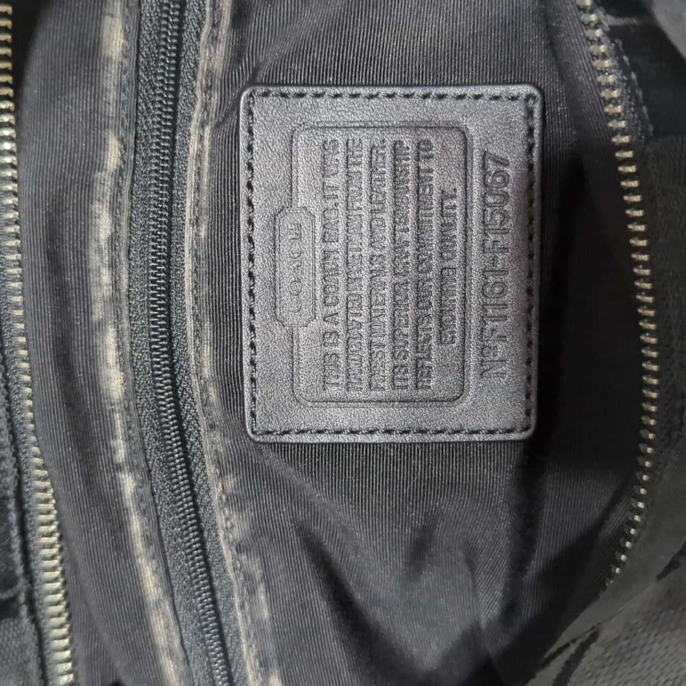 Coach Signature Hobo - Picture 4 of 13